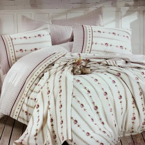 Lot de 60 pieces comprenant des couvres lit, draps , couette , couverture ect..