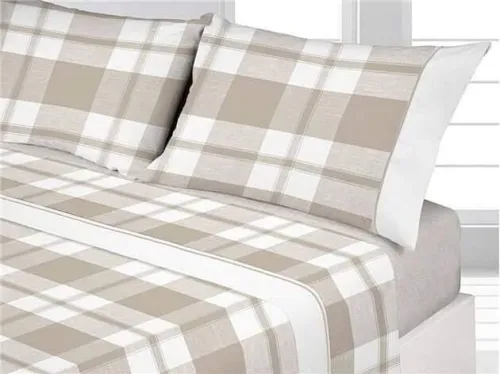 Lot de 60 pieces comprenant des couvres lit, draps , couette , couverture ect..