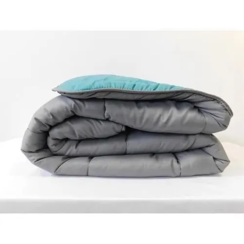 Lot de 60 pieces comprenant des couvres lit, draps , couette , couverture ect..