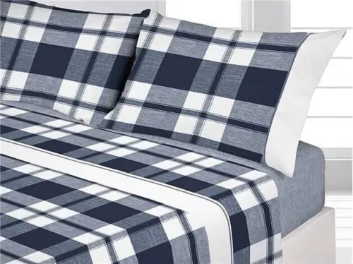 Lot de 60 pieces comprenant des couvre lit , draps , couette , couverture ect..