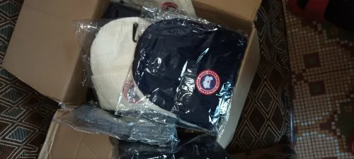 Bonnet canada goose