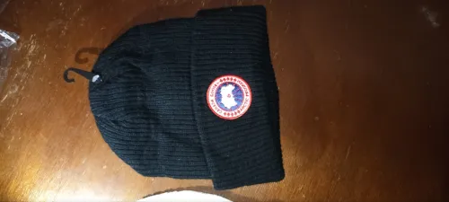 Bonnet canada goose
