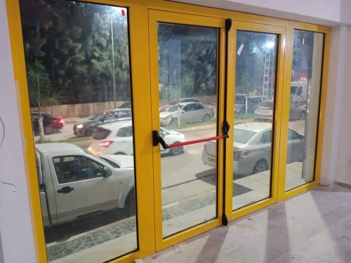 Porte blinde aluminium Série 75000 avec lecteur cib 