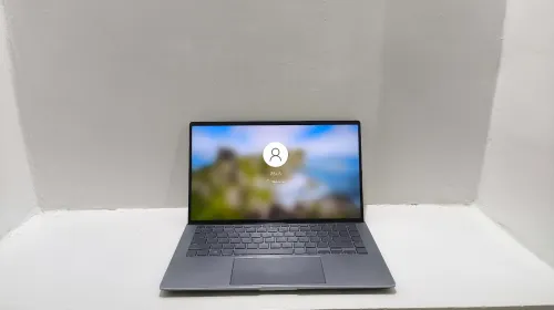ASUS ZenBook 14 -- Ryzen 5 4500U (8Go/256Go) + NVIDIA MX350 2GB