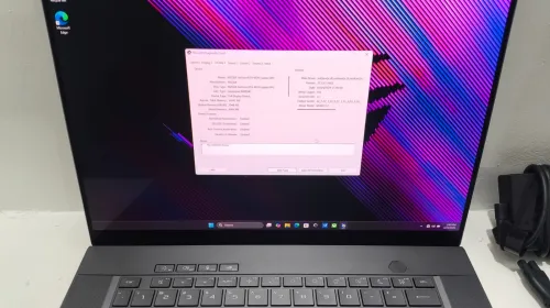 ASUS ROG Zephyrus G16| Core Ultra 9 185H | RTX 4070 | OLED 240Hz | État 10/10