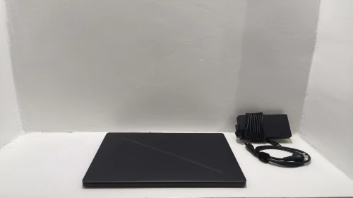 ASUS ROG Zephyrus G16| Core Ultra 9 185H | RTX 4070 | OLED 240Hz | État 10/10