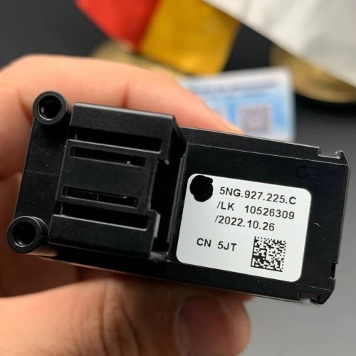 BOUTON FREIN A MAIN TIGUAN 2017+  (VW/SEAT/SKODA/AUDI)