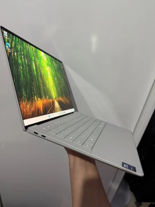 Laptop Dell 14 Permium 2025 La puissance