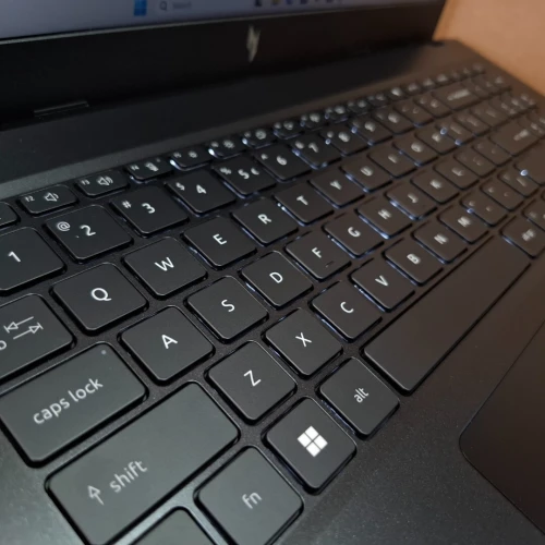 ACER NITRO V15 i7-13620H 16GO RAM 512 SSD 15.6 FHD 165Hz RTX 4050 6GB jamais utilisé 