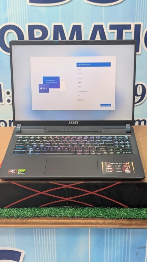 MSI VECTOR A16 HX A8WHG-004US /  RYZEN 9 8940HX / RTX 5070 TI / 16 GB DDR5 / 1 To NVME / 16" 240 HZ