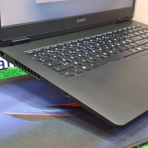 HP OMEN 17 AMD RYZEN 7 8845HS 32GO RAM 512SSD 17.3 FHD 144HZ RTX 4070 08GO GDDR6 JAMAIS UTILISÉ