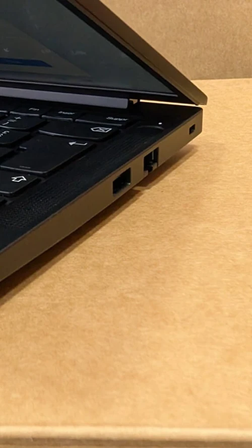 LENOVO THINKPAD E14 GEN 7 / AMD RYZEN 5 230 / 16GB DDR5 / 512 NVMe / 14"