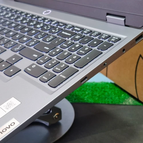 Lenovo LOQ 15IRX10 Core i7 13650HX 16 Go 512 Go SSD 15.6 FHD 144HZ RTX 5060 08GO JAMAIS UTILISÉ