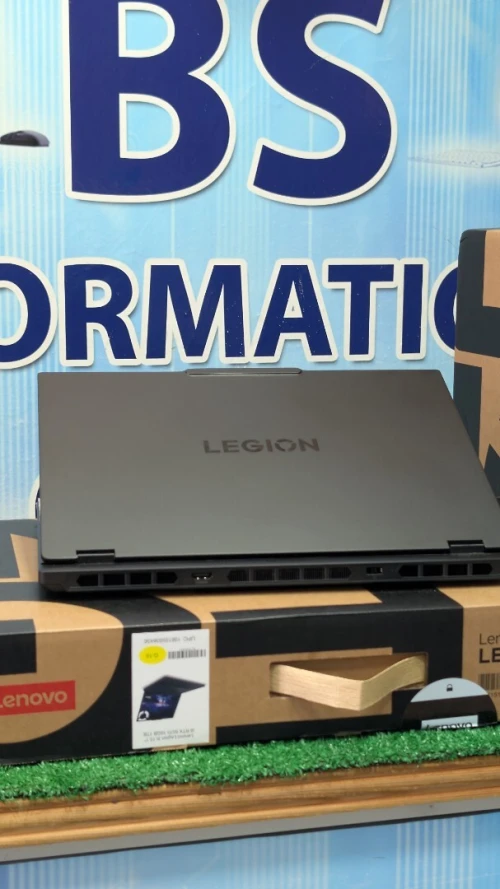 Lenovo Legion 5 15IRX10   i9 14900HX ram 16gb 1tB SSD RTX 5070 8Gb écran 15.1 OLED 165HZ