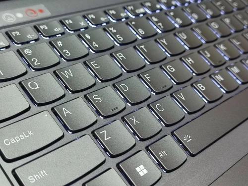 LENOVO LEGION Y7000 i9 14900HX 16GO RAM 1T SSD 15.6 FHD 240Hz RTX 5060 08GO JAMAIS UTILISÉ 