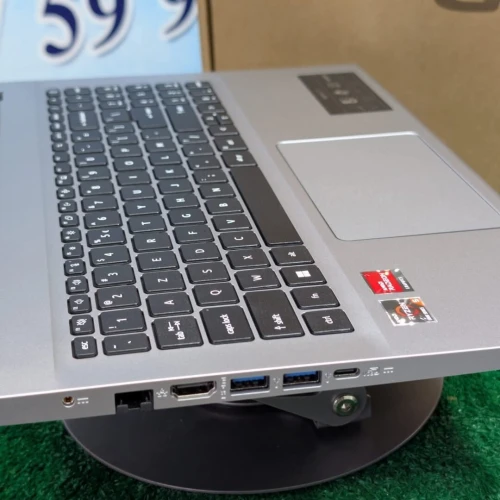 Acer Aspire 3 Ryzen 5 5500U 8GB 512SSD viga 8 écran 15.6 jamais utilisé sous emballage
