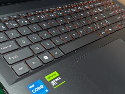 Acer Nitro V 15 Core i5 13420H  / RTX 5050 8GO DDR7 / 16 Go / 512 Go SSD / 15.6 FHD 165Hz COFFRE