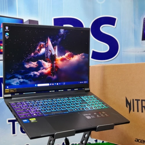 ACER NITRO V16S CORE 7 240H 16GO RAM 1TOSSD 16" FHD+ 180HZ RTX 5060 08GO JAMAIS UTILISÉ