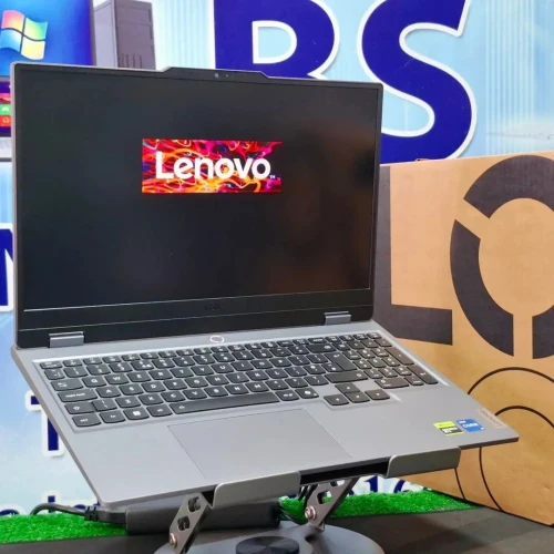 Lenovo LOQ 15IRX10 i5 13450HX / 24 Go DDR5 / RTX 5050 8 Go GDDR7 / 1To SSD / 144 Hz JAMAIS UTILISÉ