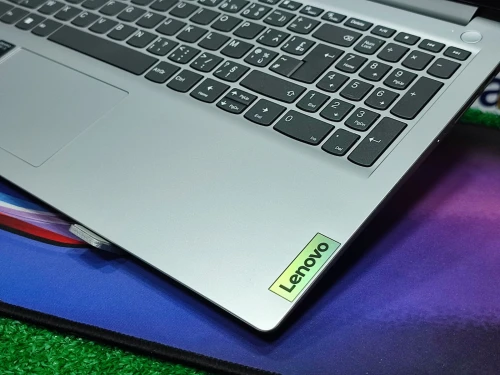 LENOVO IDEAPAD 1 AMD R5 7520U 08GO RAM 512SSD 15.6 FHD JAMAIS UTILISÉ 