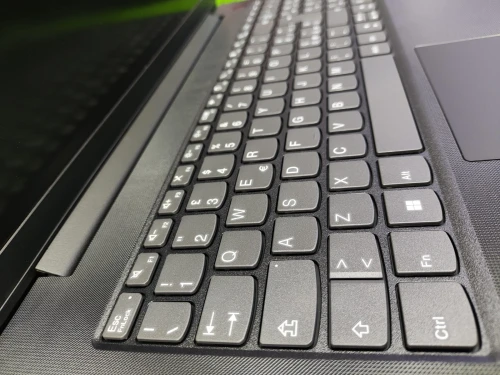 Lenovo V15 G3 IAP I5 1235U 08Go Ram 512Go SSD 15.6"FHD Iris XE Graphics