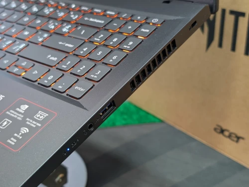 Acer Nitro V 15 Core i5 13420H  / RTX 5050 8GO DDR7 / 16 Go / 512 Go SSD / 15.6 FHD 165Hz COFFRE