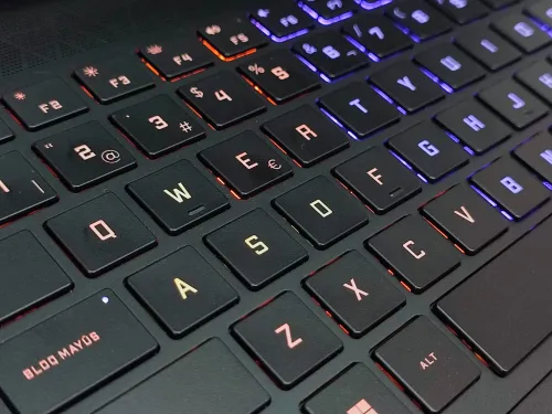 HP GAMING OMEN 16 I7 14700HX 32GO RAM 1TOSSD 16.1 FHD 165Hz RTX 4060 08GO NEUF JAMAIS UTILISÉ