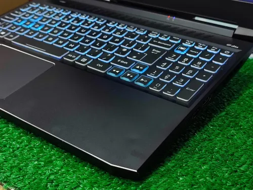  Lenovo thinkpad x13 AMD Ryzen 5 pro 4650U RAM 16GB 256SSD écran 13.3  FUL HD 