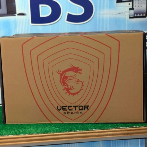 MSI Vector A16 AMD Ryzen 9 8940HX RAM 16GB 1TB SSD RTX 5070 12GB. Écran 16 240HZ  jamais utilisé sous emballage