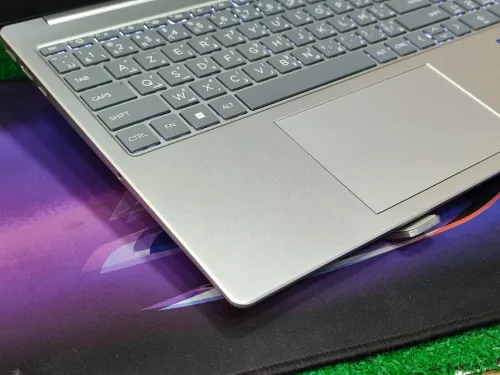 HP Laptop 15 i7 1355U 8GO RAM 512SSD 15.6 FHD Nvidia MX570 02GO GDDR6 JAMAIS UTILISÉ SOUS EMBALLAGE 