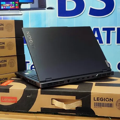 Lenovo Legion Pro 5 i9 13900HX 16GO RAM 512SSD 16 QHD RTX 4050 06GO JAMAIS UTILISÉ 
