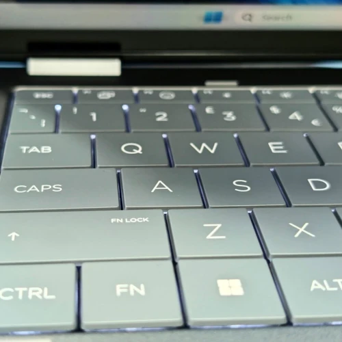 HP OmniBook X Flip14 Intel Core Ultra 5  226v RAM 16GB 512SSD écran 14 tactile 360 2K jamais utilisé sous emballage