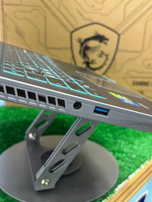 MSI THIN 15 B12VE / i5-12450H / RTX 4050 / 16 Go DDR4 / SSD 512 Go / 15.6" Full HD 144 Hz