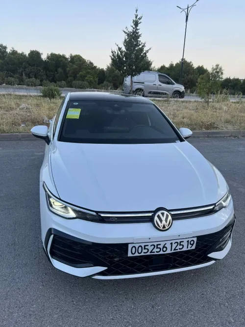 Volkswagen Golf 8 2025 R-Line