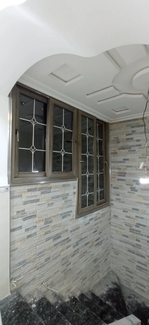 menuisier aluminum et pvc et aménagement et tous revêtement intérieur et extérieur