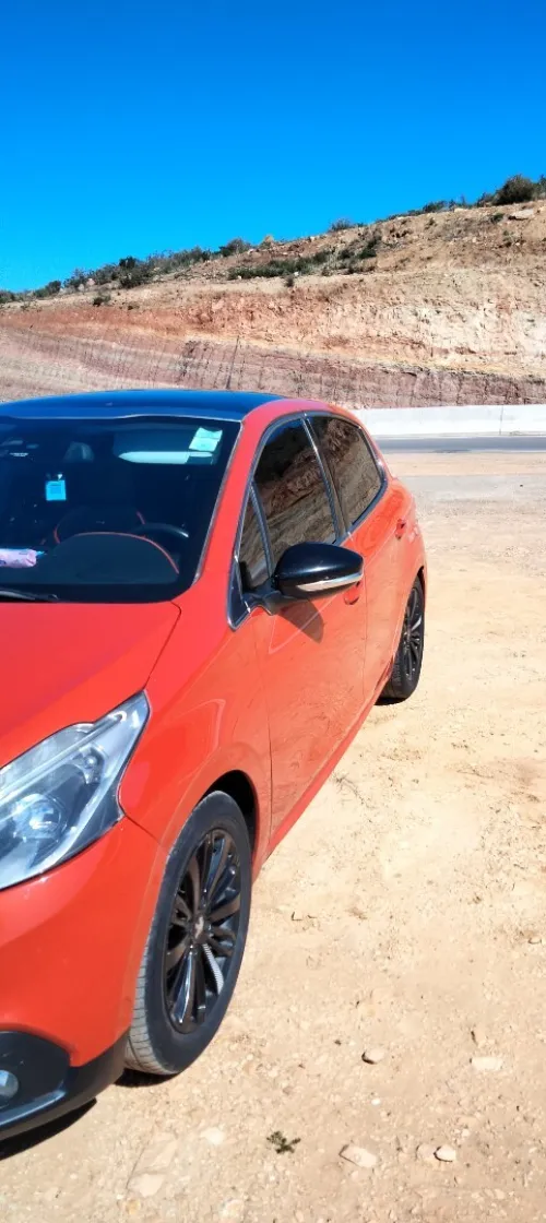 Peugeot 208 2015 Allure Facelift