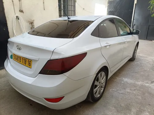 Hyundai Accent RB  4 portes 2018 Accent RB  4 portes