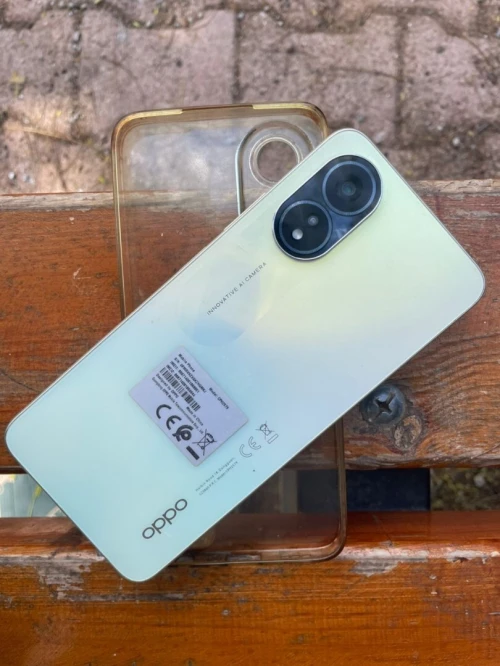 OPPO A38 avec ça boîte OPPO