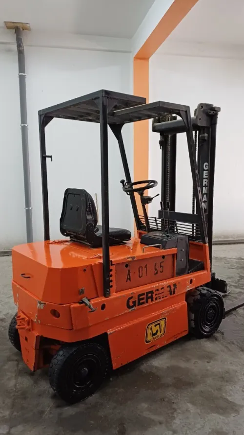 German Chario élévateur CE 118 E 2000