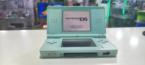 Nintendo DS light + r4 avec 90 Jeux 