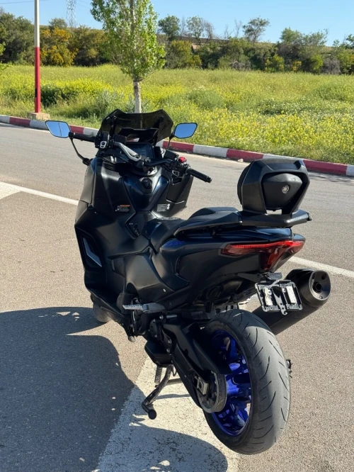 Yamaha Tmax 2022