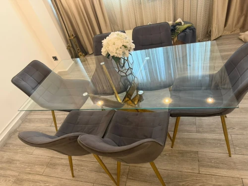 Très belle table à ne pas rater
