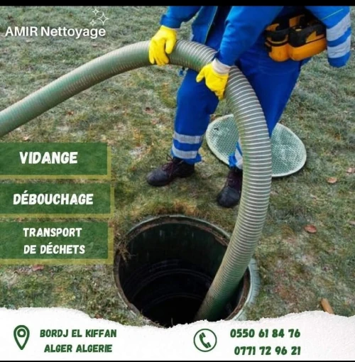 Camion débouchage vidange d'assainissement curage conduite