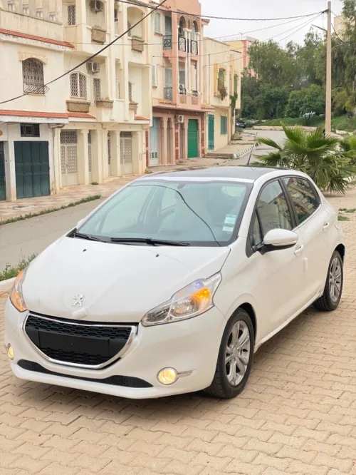 Peugeot 208 2012 Allure