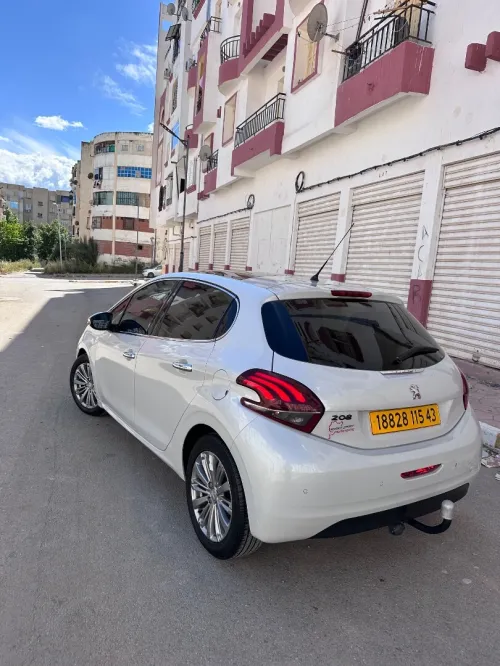 Peugeot 208 2015 Access Facelift