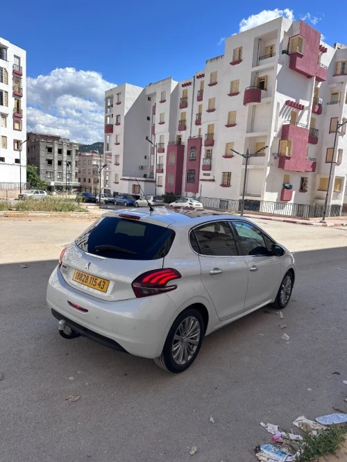 Peugeot 208 2015 Access Facelift
