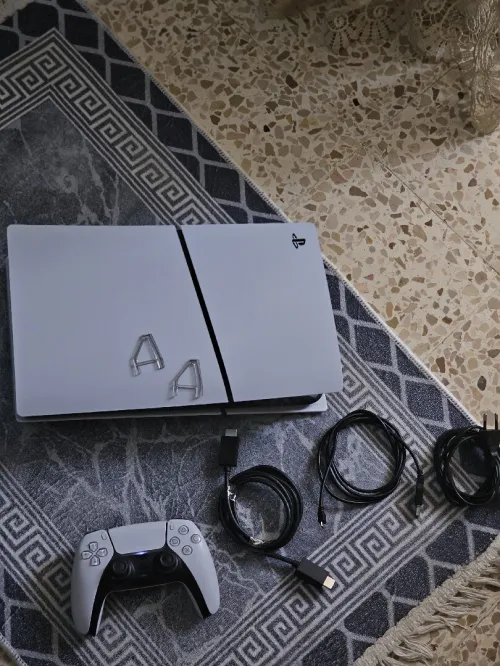 Ps5 slim 1t flaché 15 jeux installés