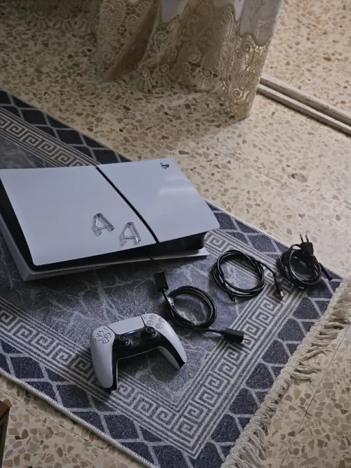 Ps5 slim standard 1t flashé 15 jeux installés