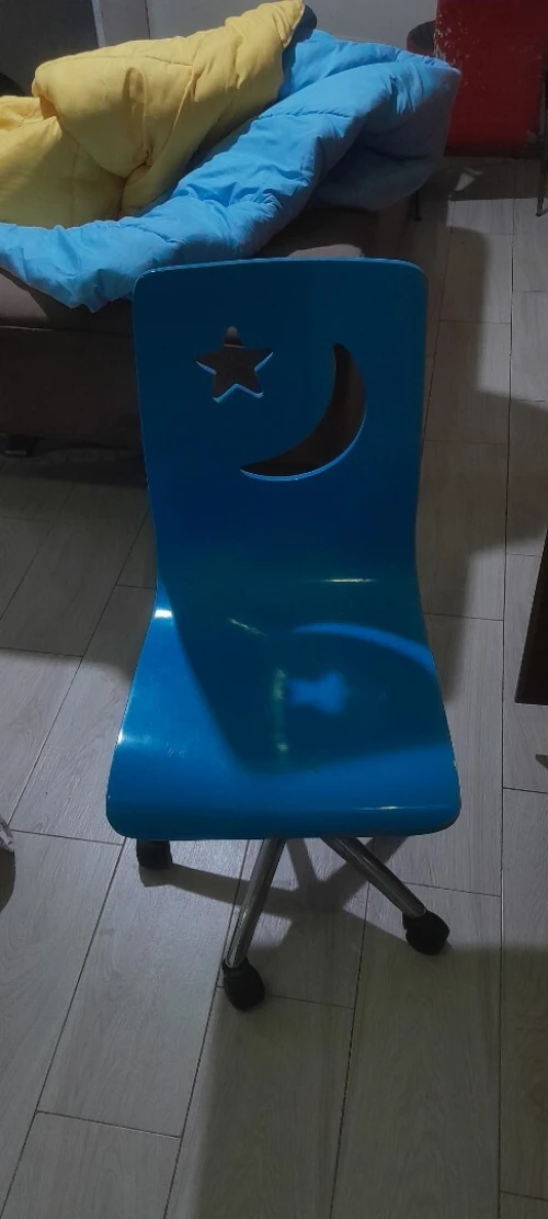 Lit et armoire pour enfant thème football en bon état