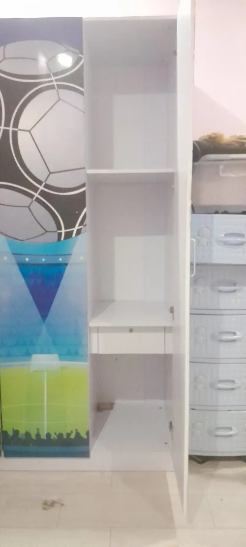 Lit et armoire pour enfant thème football en bon état